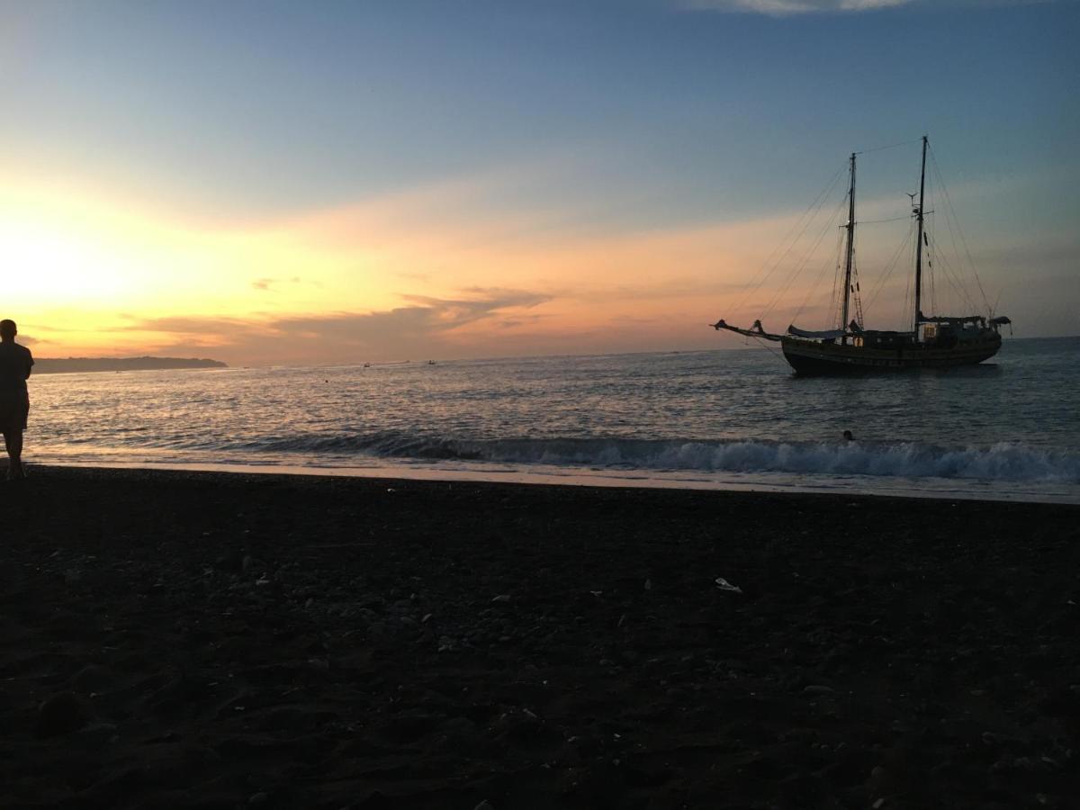 Amed Sunset Beach Экстерьер фото